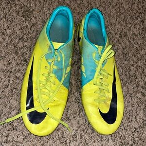 Nike soccer cleats size 12